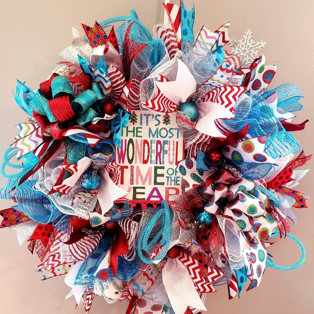 Holiday door wreath